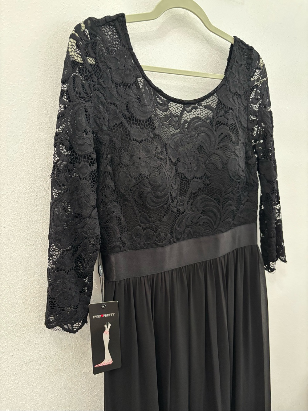 Ever Pretty Black Lace Scoop-Neck Long Sleeve Maxi Dress